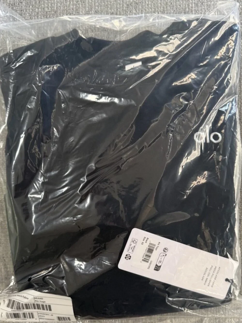 NEW Alo Yoga Accolade Crew Neck Pullover Black - Picture 3 of 3